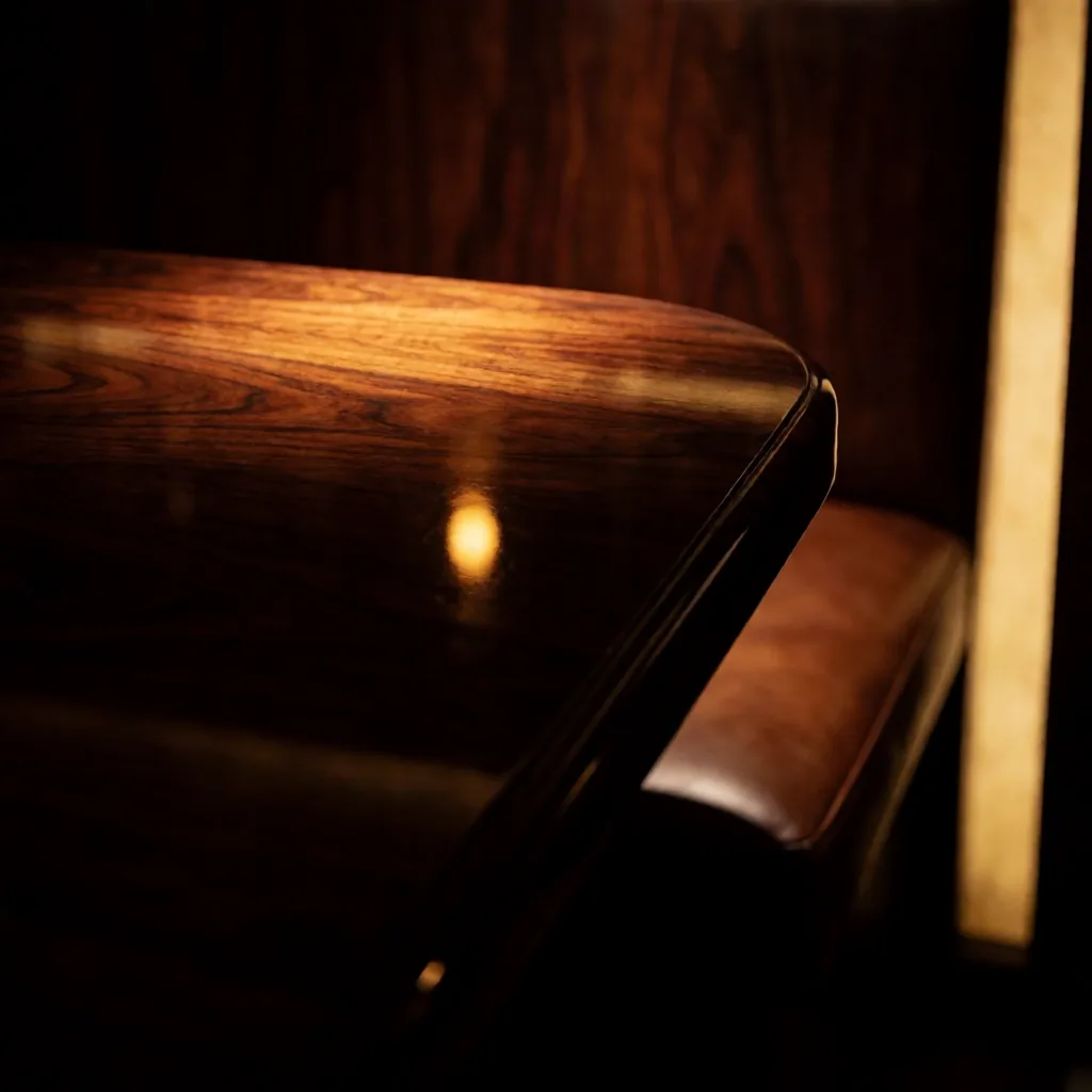 Play Veluro Dining Ambience